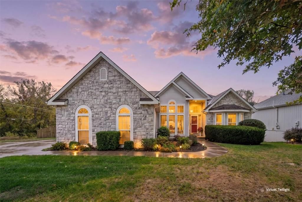 15605 Meadow Court, Platte City, MO: listing photo 2