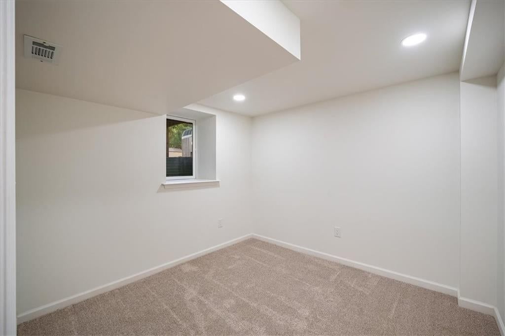 5600 Roe Boulevard — photo 26