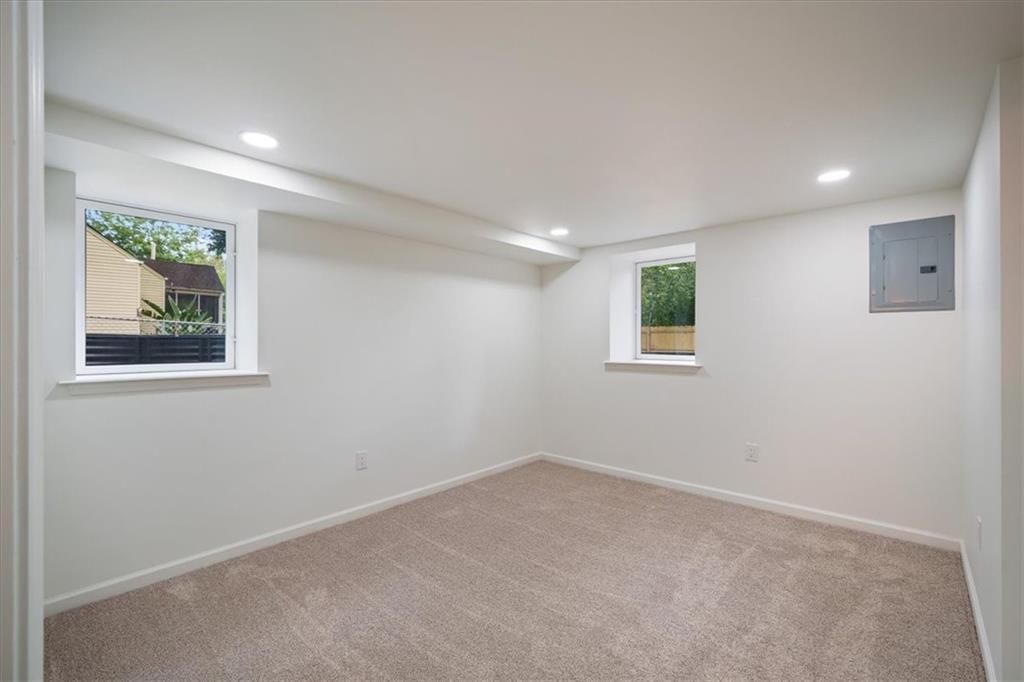 5600 Roe Boulevard — photo 27