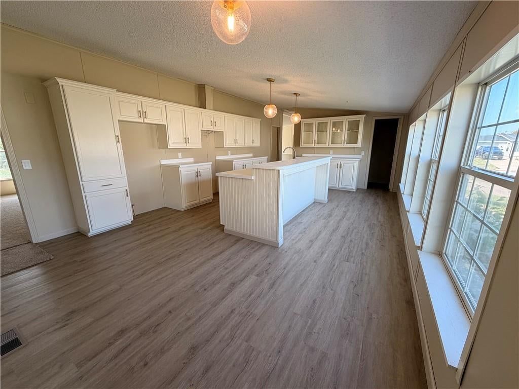 401 Sycamore Court — photo 6