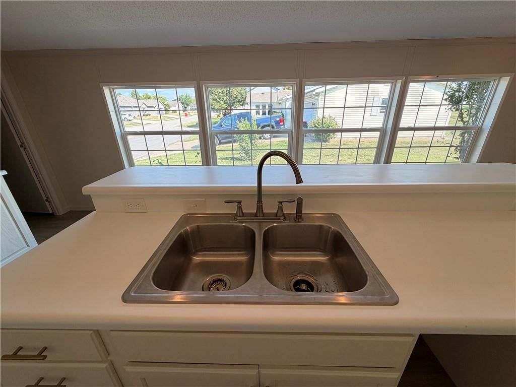 401 Sycamore Court — photo 8