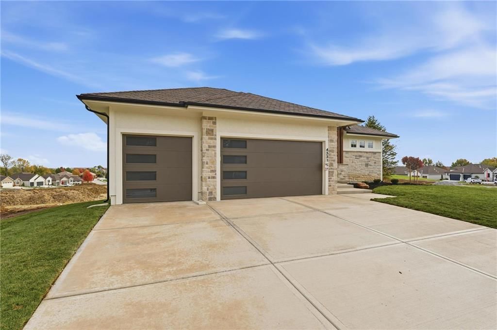 Photo 47 of 50 - 1304 Larkspur Place, Raymore, MO 64083