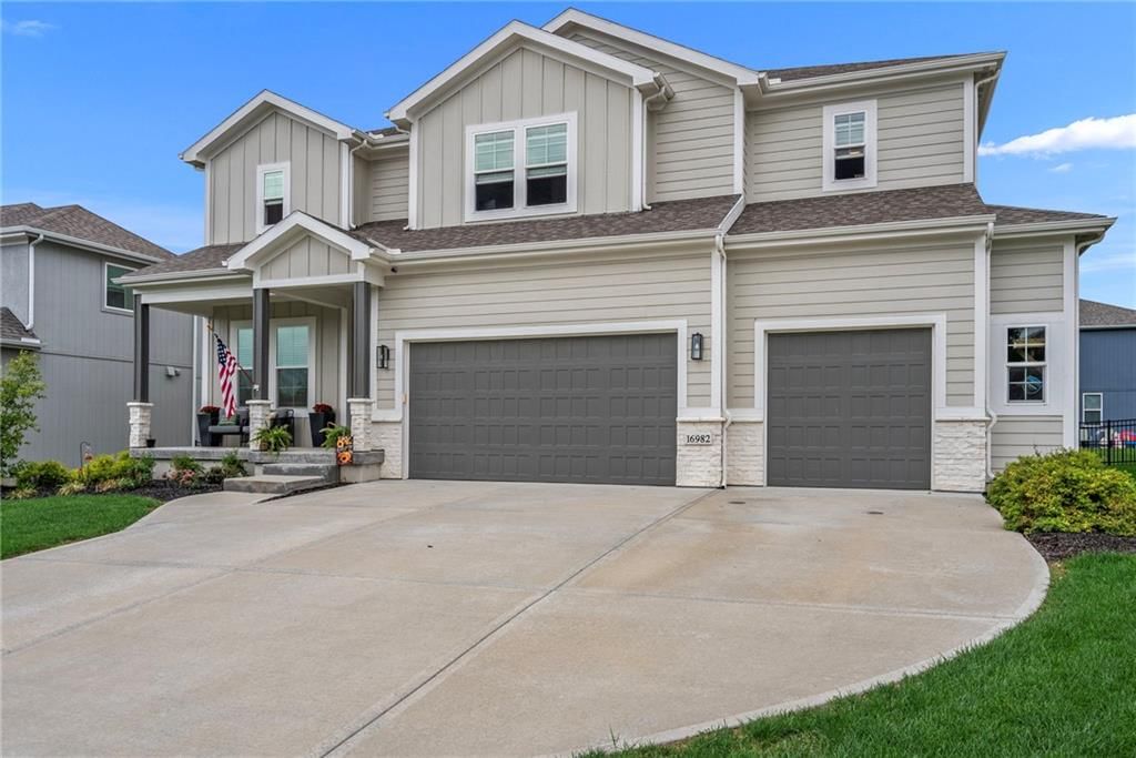 16982 S Penrose Lane, Olathe, KS: listing photo 2