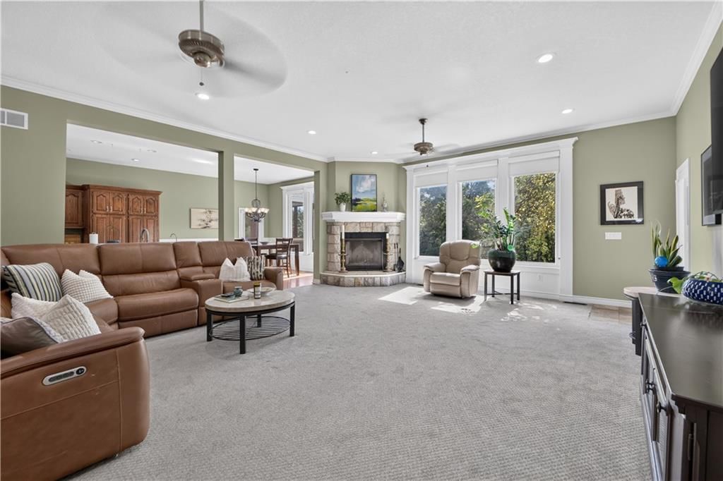 28098 Overbrook Road — photo 10