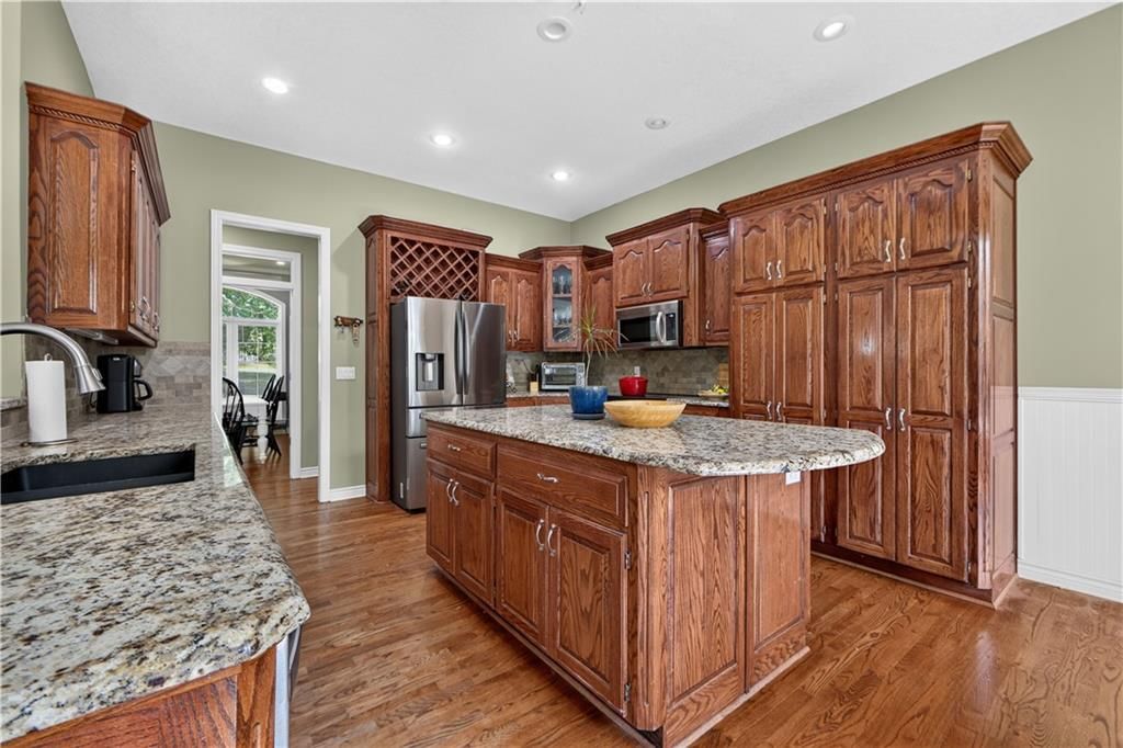 28098 Overbrook Road — photo 17