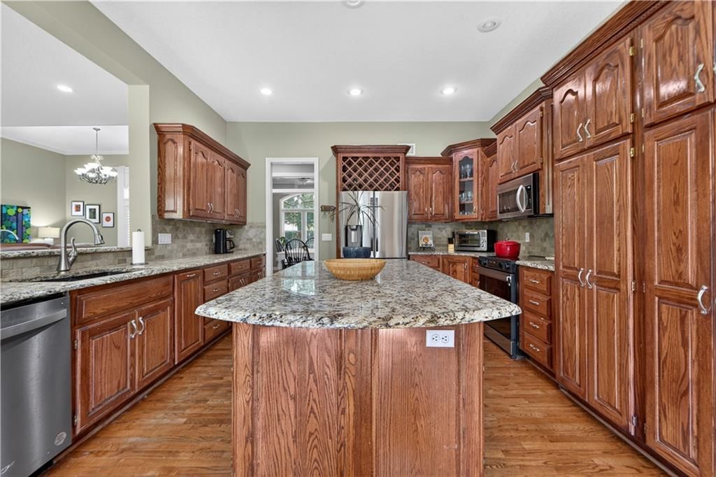 28098 Overbrook Road — photo 18