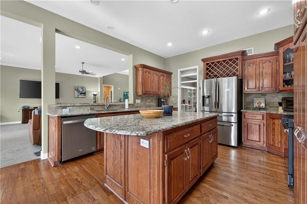 28098 Overbrook Road — photo 19