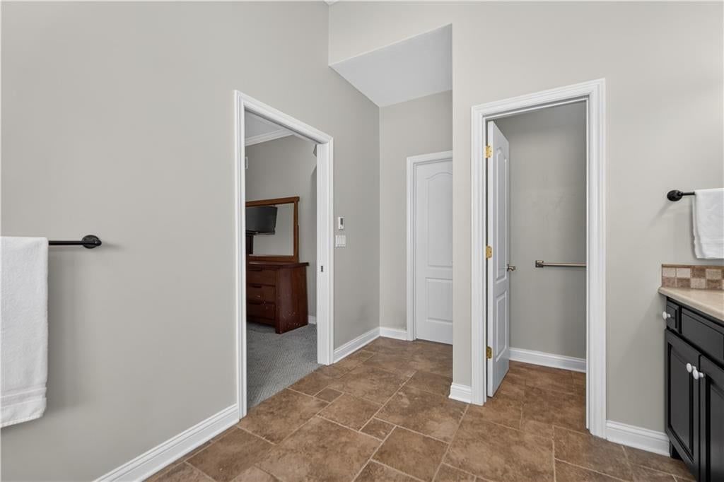 28098 Overbrook Road — photo 35