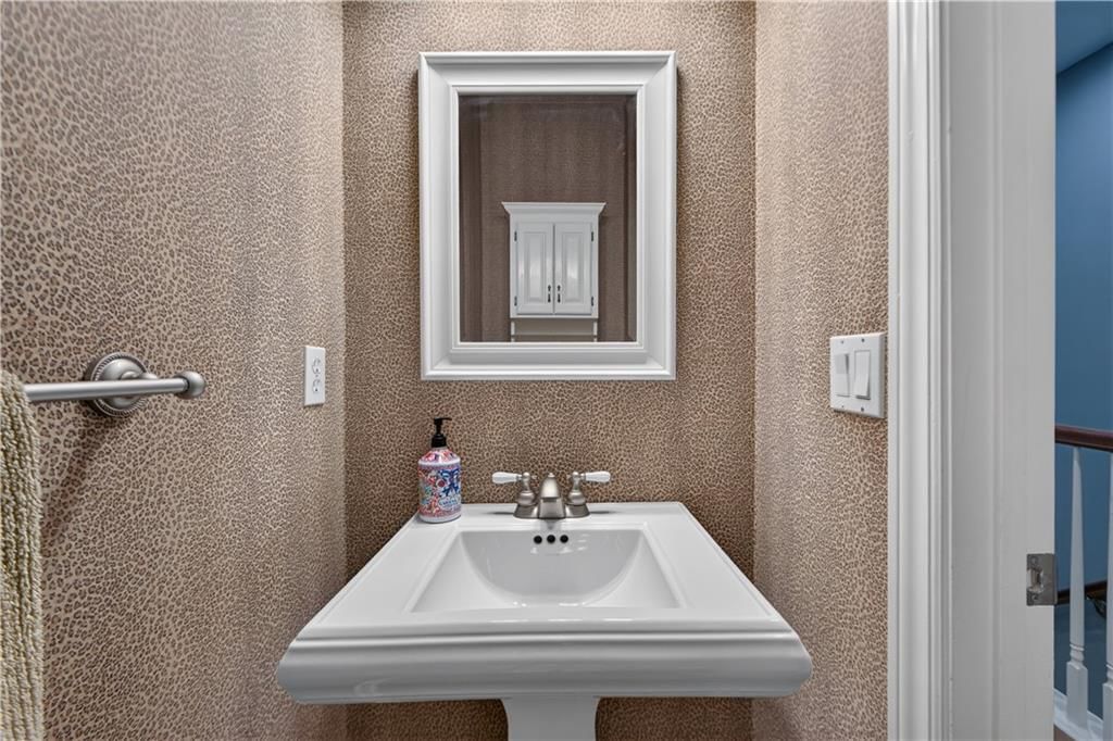 28098 Overbrook Road — photo 47
