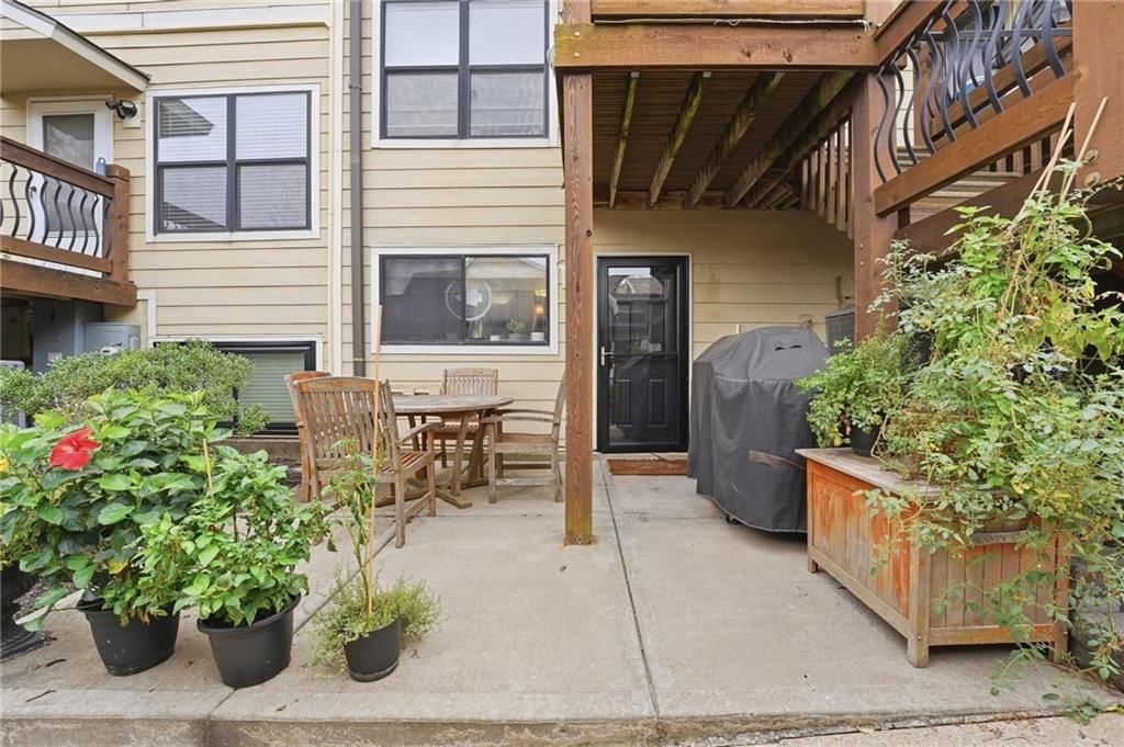 506 W 10th Street — photo 21