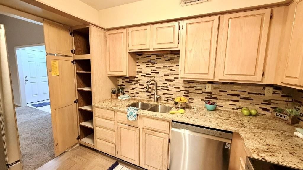 4015 S Crysler Avenue — photo 6