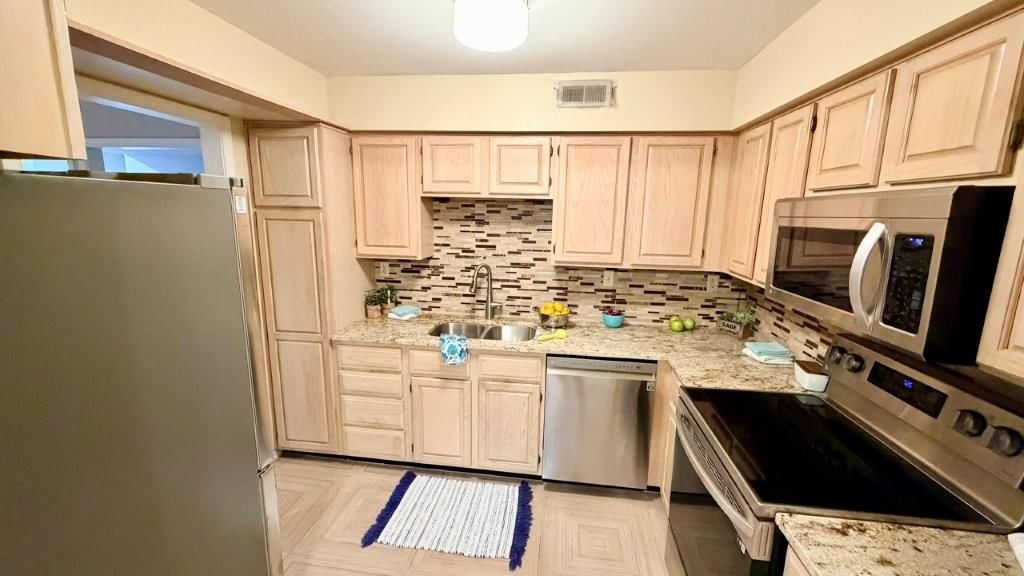 4015 S Crysler Avenue — photo 10