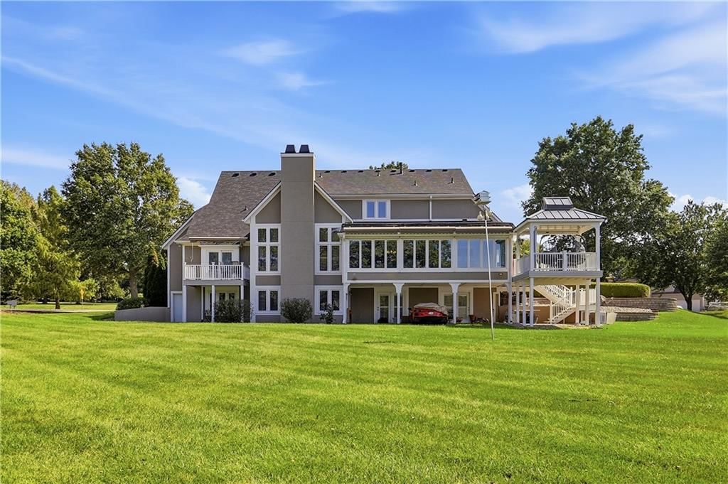 Photo 13 of 51 - 15592 S Greenwood Street, Olathe, KS 66062