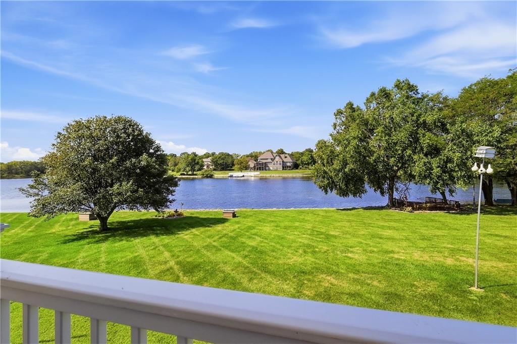 Photo 15 of 51 - 15592 S Greenwood Street, Olathe, KS 66062