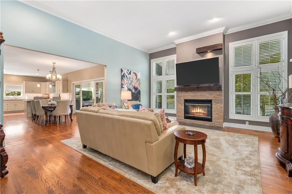 Breakfast nook at 15592 S Greenwood Street, Olathe, KS 66062