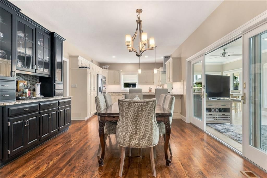 Finished basement and wet bar at 15592 S Greenwood Street, Olathe, KS 66062