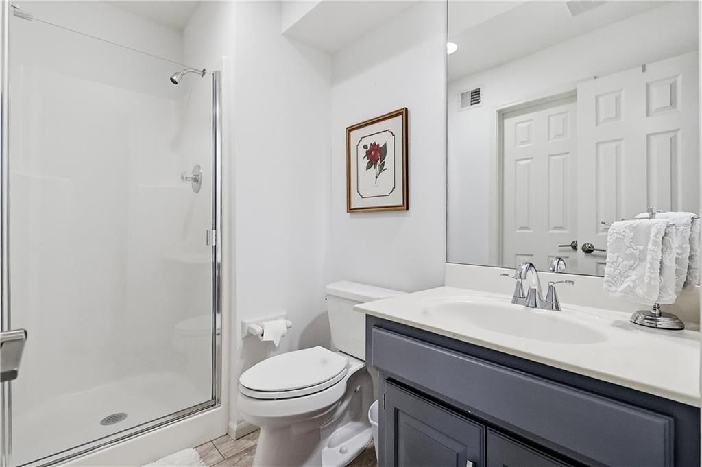 Photo 38 of 51 - 15592 S Greenwood Street, Olathe, KS 66062
