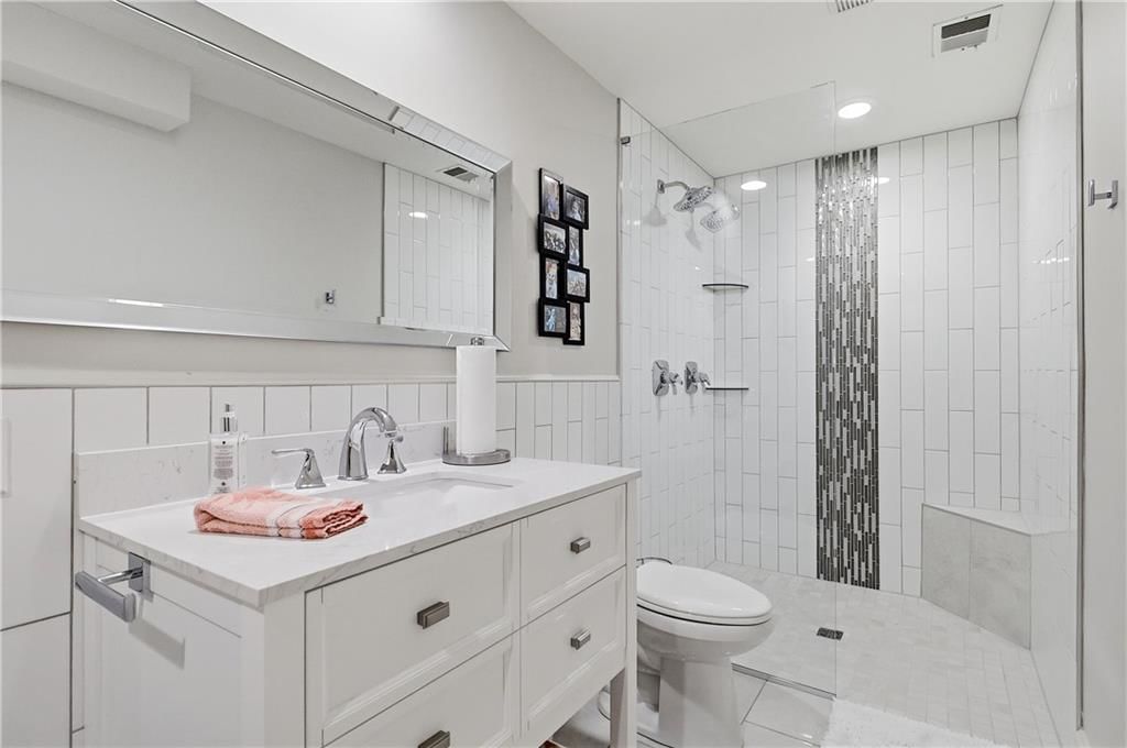 Photo 51 of 51 - 15592 S Greenwood Street, Olathe, KS 66062
