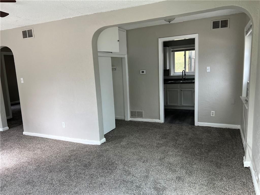 Photo 8 of 20 - 1836 E 77th Street, Kansas City, MO 64132