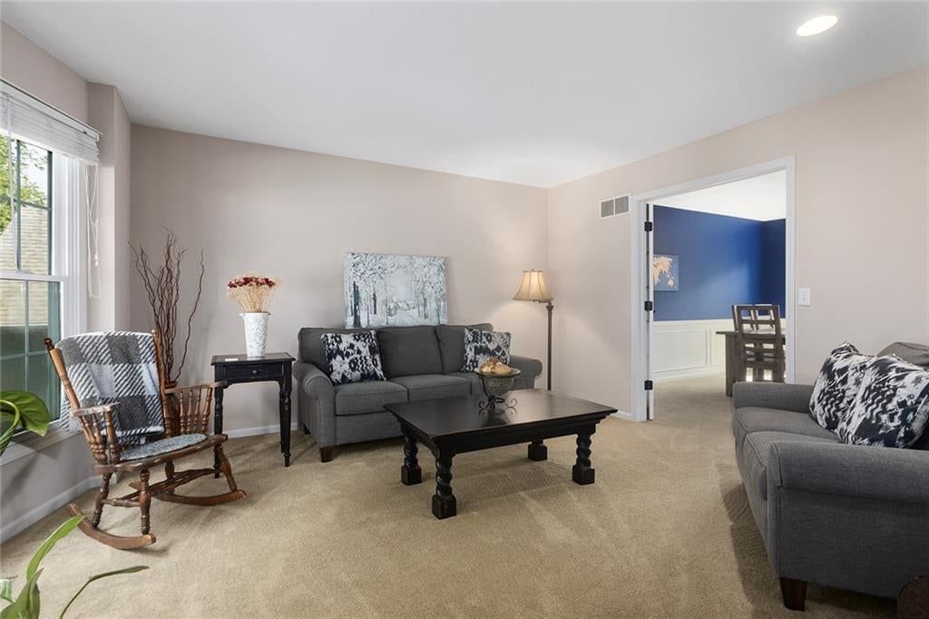 1533 Canterbury Lane — photo 7