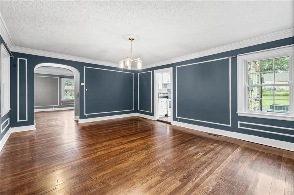 429 N Van Brunt Boulevard — photo 10