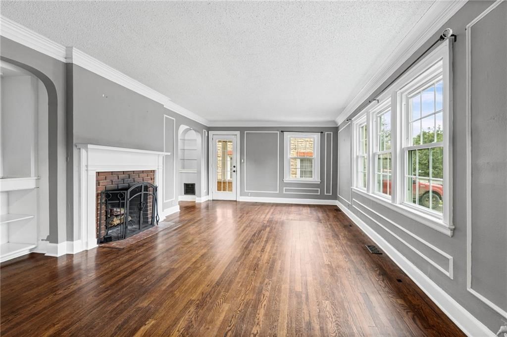 429 N Van Brunt Boulevard — photo 12