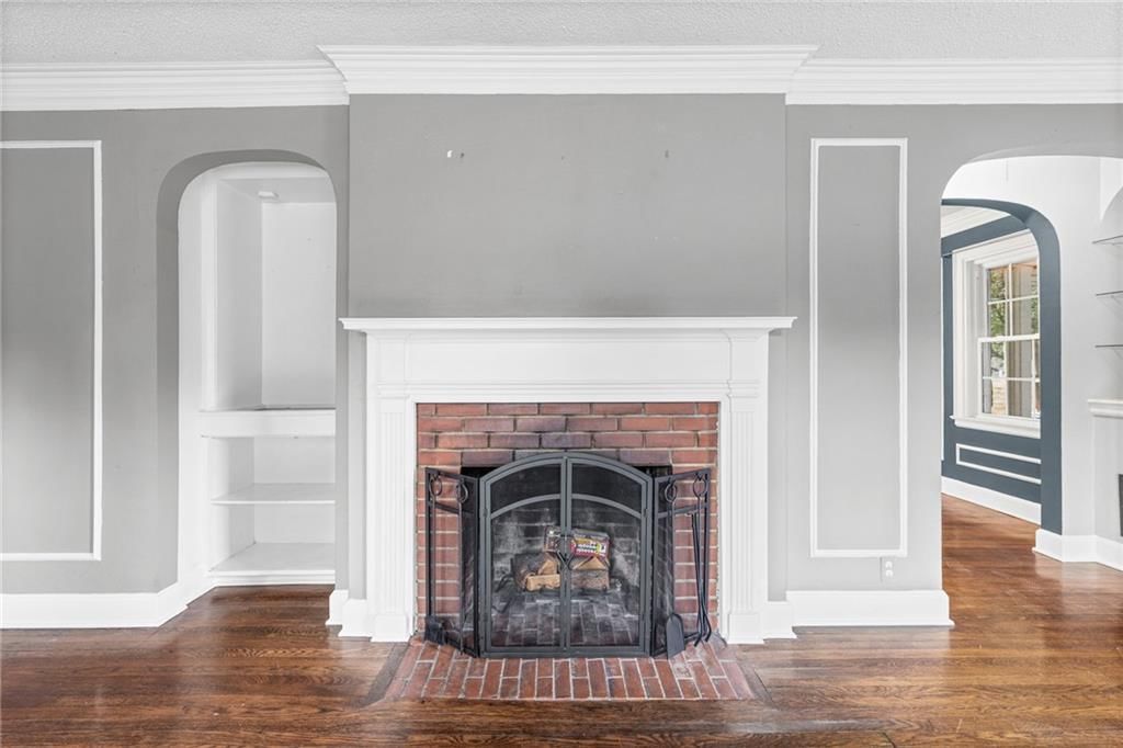 429 N Van Brunt Boulevard — photo 15