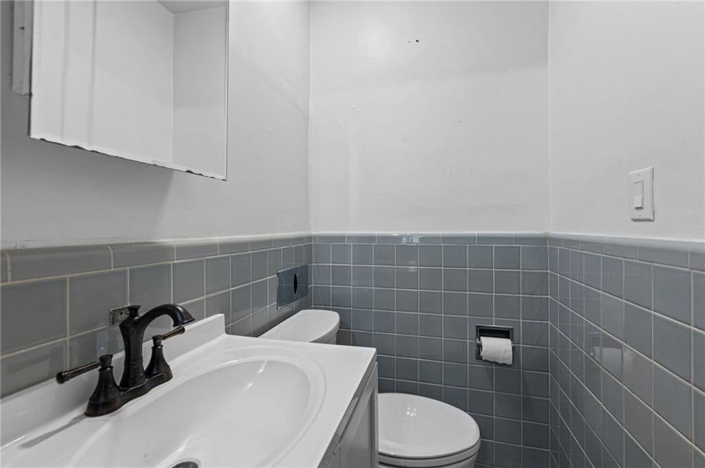 429 N Van Brunt Boulevard — photo 16