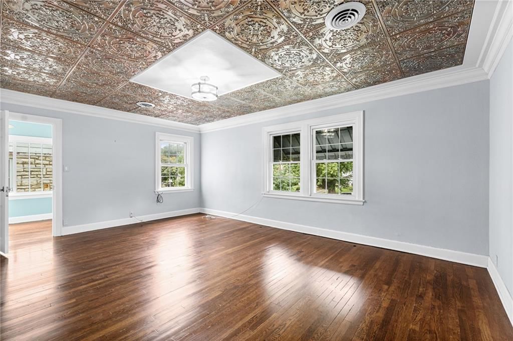429 N Van Brunt Boulevard — photo 17