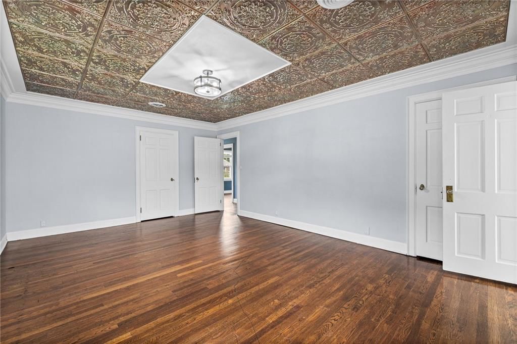 429 N Van Brunt Boulevard — photo 19