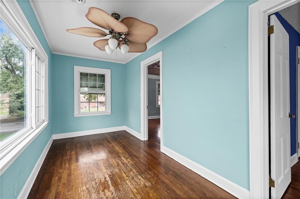 429 N Van Brunt Boulevard — photo 21