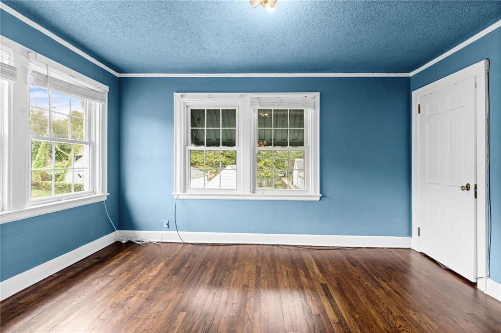 429 N Van Brunt Boulevard — photo 22
