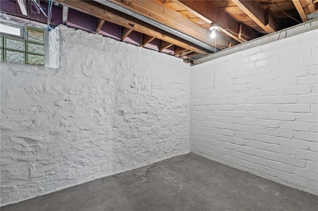 429 N Van Brunt Boulevard — photo 28