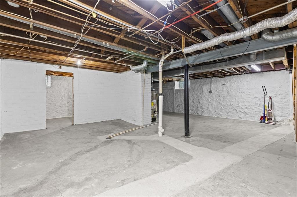 429 N Van Brunt Boulevard — photo 31
