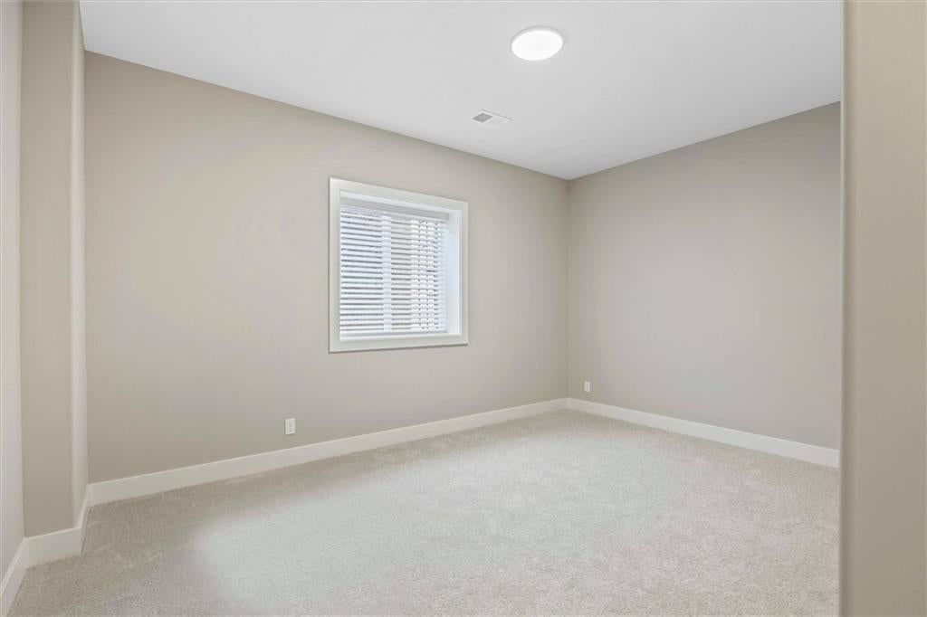 15382 162nd Street — photo 33