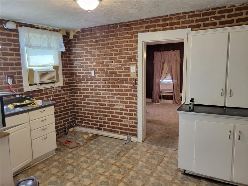 224 S Walnut Street — photo 8