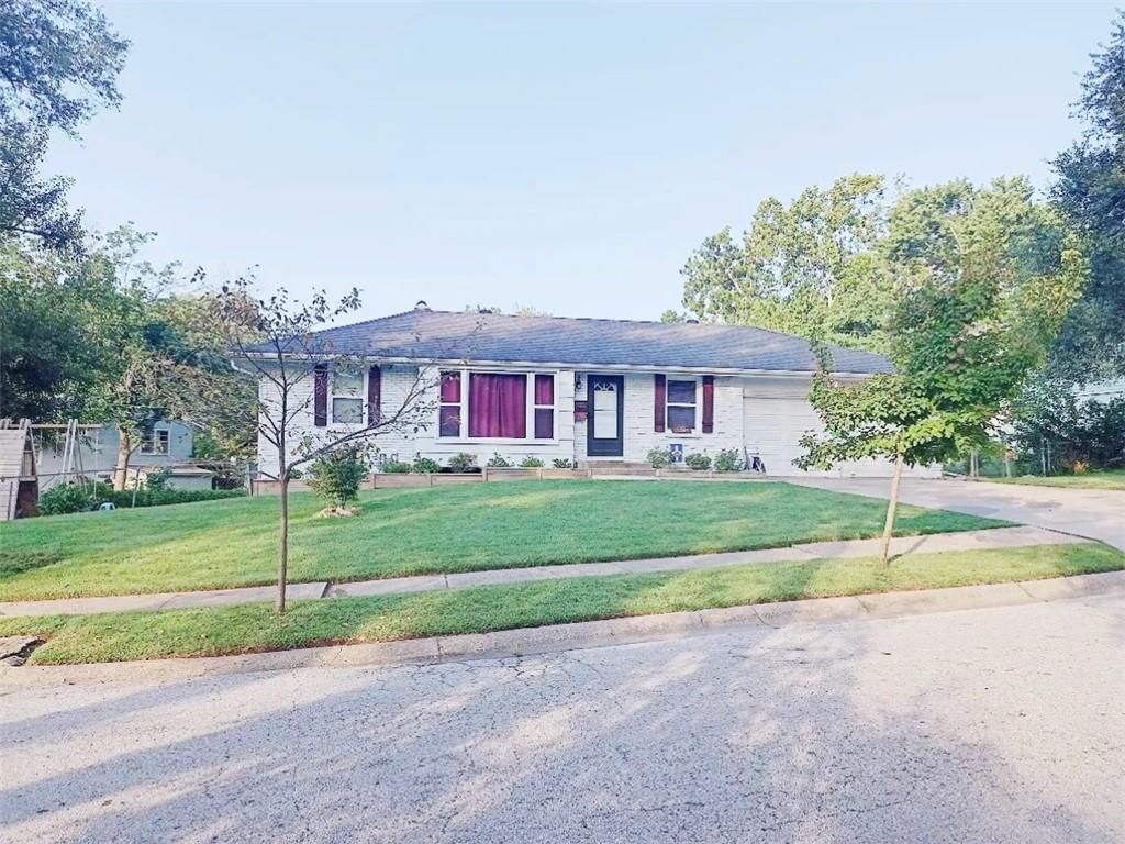 10704 BALES Avenue — photo 3