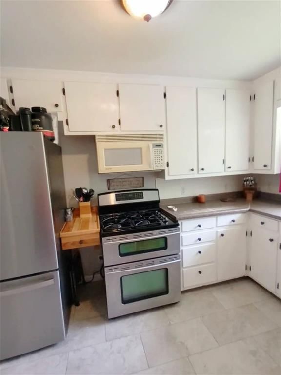 10704 BALES Avenue — photo 10