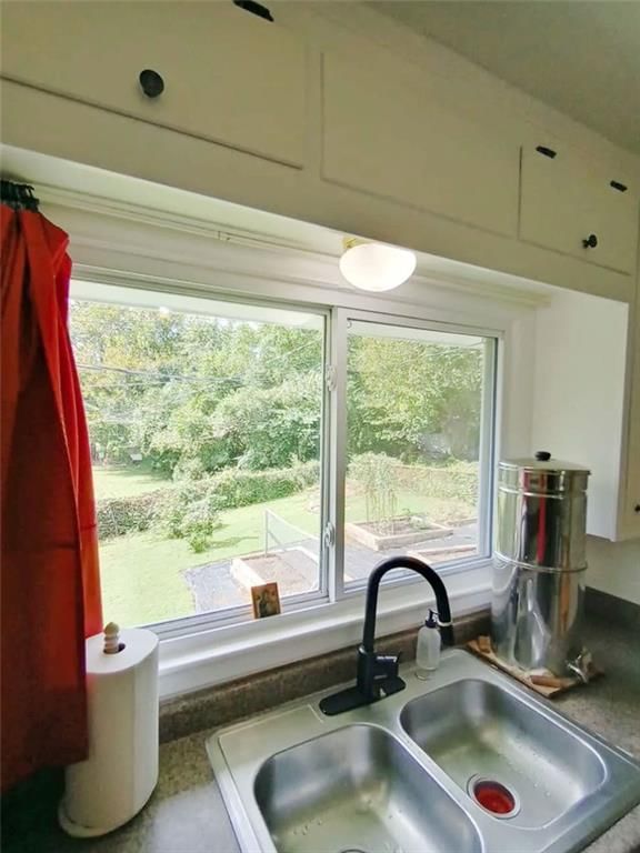 10704 BALES Avenue — photo 11