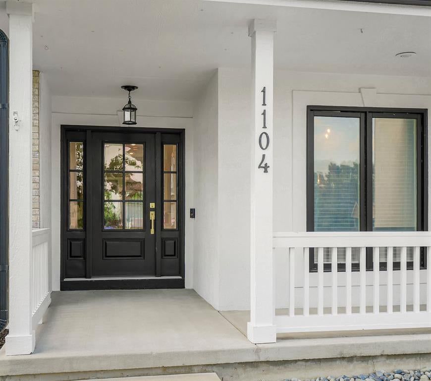 1104 White Birch Street — photo 2