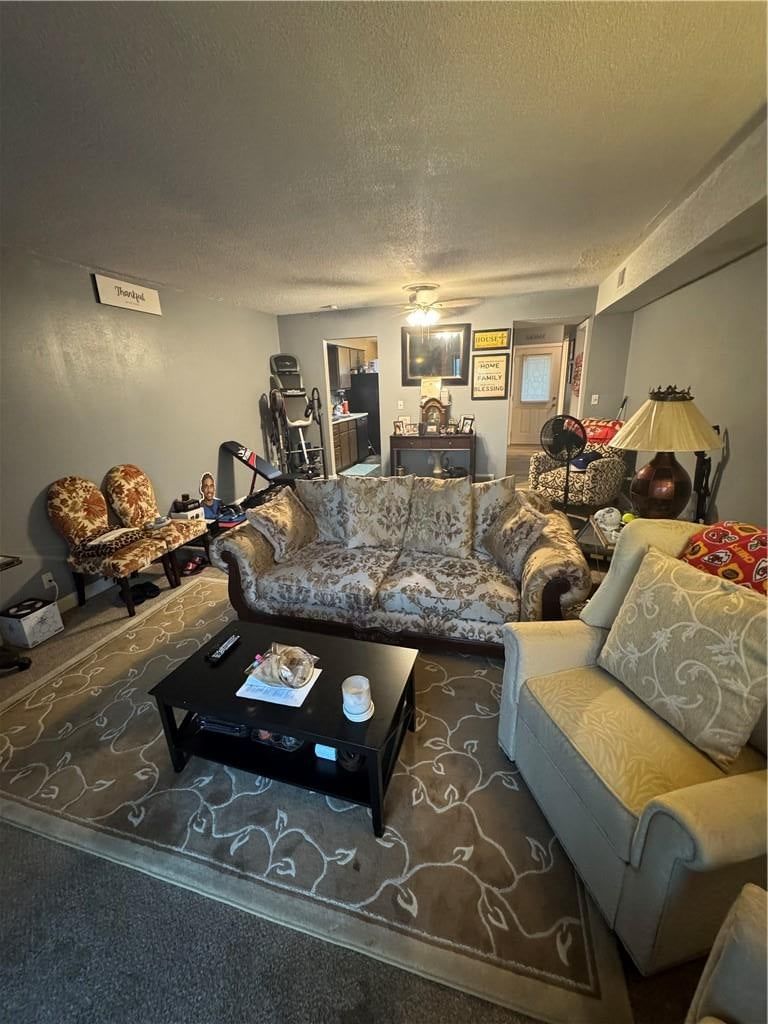 Photo 8 of 13 - 6116 E 127th Street, Grandview, MO 64030