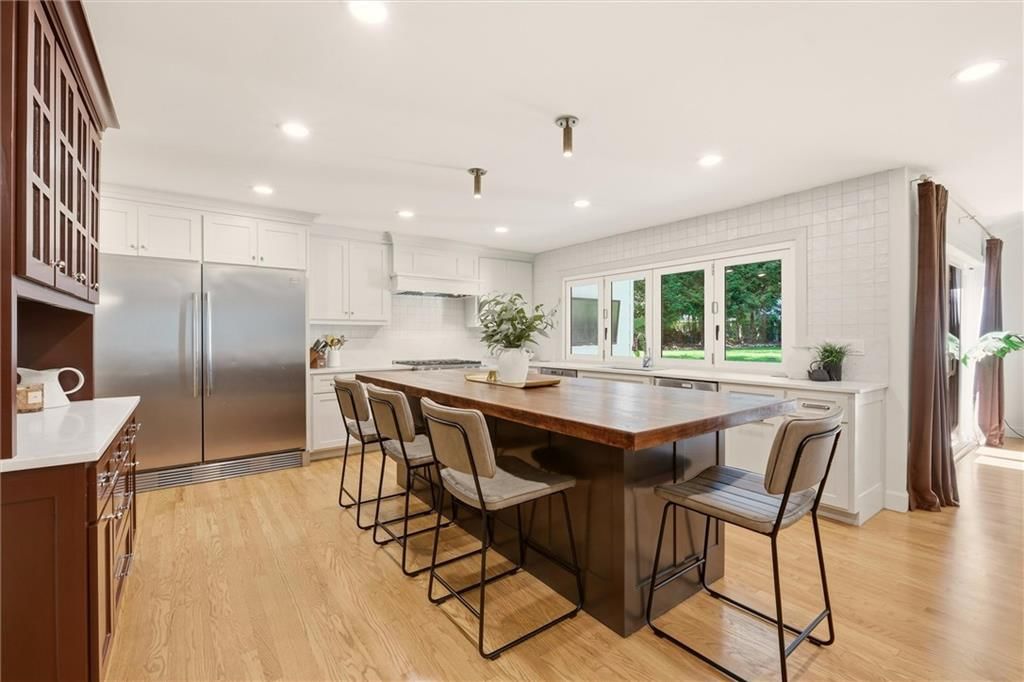 Photo 10 of 72 - 2832 W 91st Street