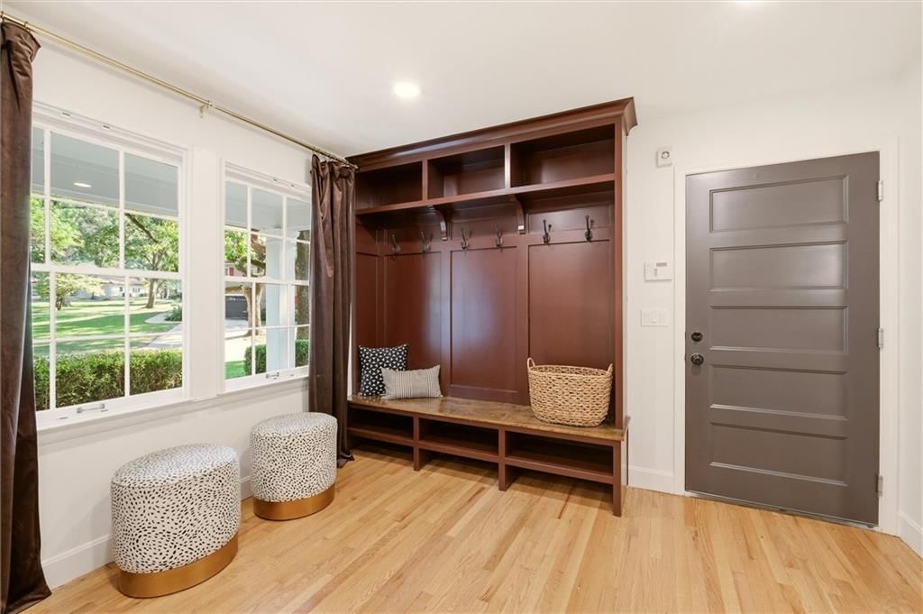Photo 16 of 72 - 2832 W 91st Street