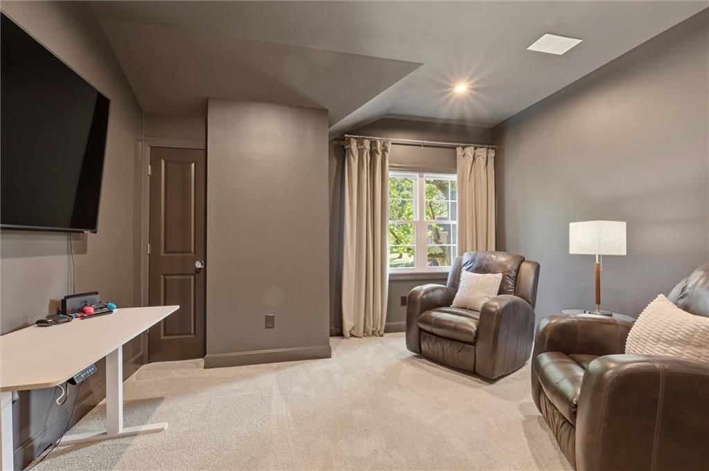 Photo 17 of 72 - 2832 W 91st Street