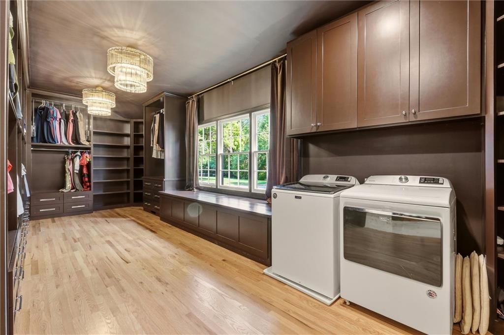 Photo 28 of 72 - 2832 W 91st Street