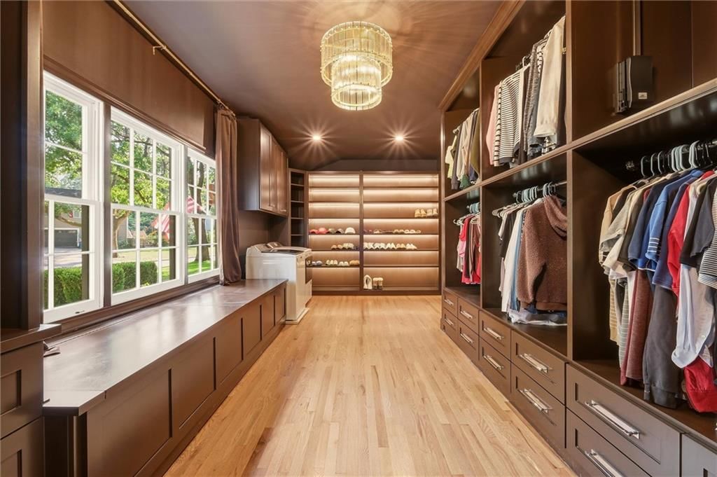 Photo 29 of 72 - 2832 W 91st Street