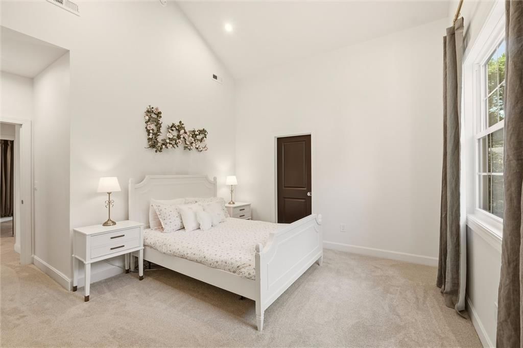 Photo 33 of 72 - 2832 W 91st Street