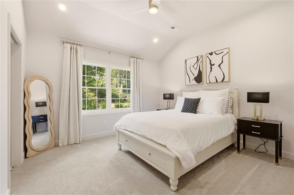 Photo 36 of 72 - 2832 W 91st Street