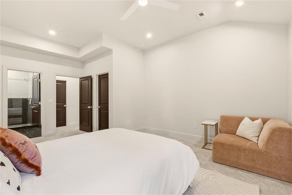 Photo 43 of 72 - 2832 W 91st Street
