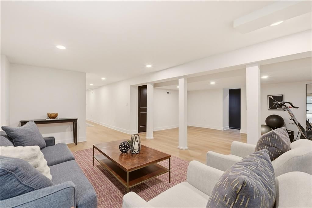 Photo 46 of 72 - 2832 W 91st Street